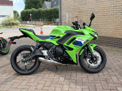 Kawasaki NINJA 650 | DEMO