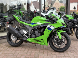 Kawasaki NINJA ZX-6R | DEMO
