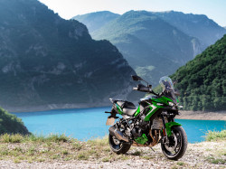 Versys 900 SE