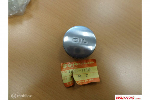 Olievuldop  suzuki gt500