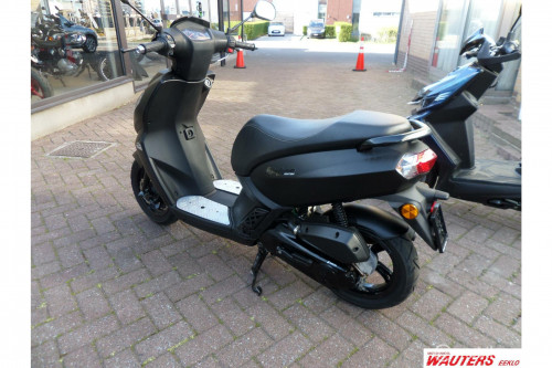 Peugeot Snorscooter Kisbee GT