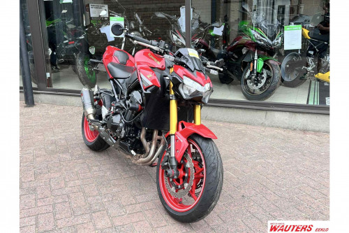 Kawasaki Z900 50th Anniversary Akrapovic Performance