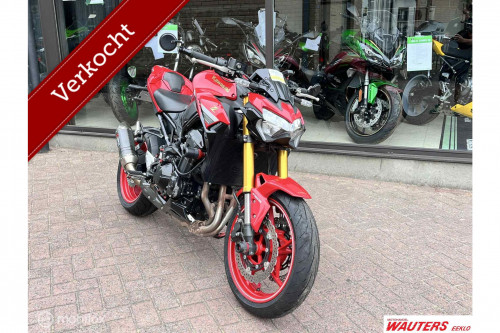 Kawasaki Z900 50th Anniversary Akrapovic Performance