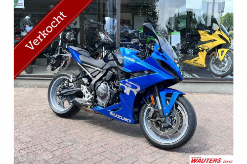 Suzuki GSX-8R
