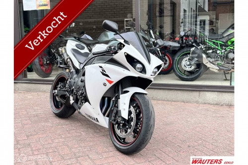 Yamaha YZF-R1