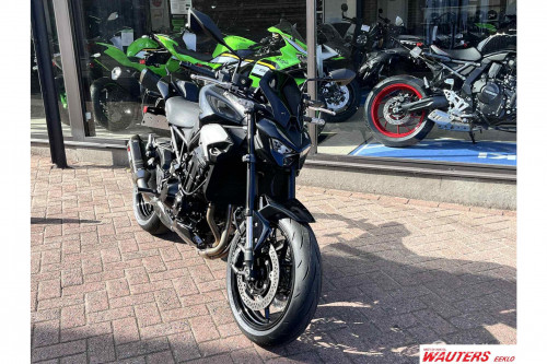 Kawasaki Z900 Performance demo