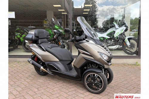 Peugeot Metropolis 400 SW met GPS