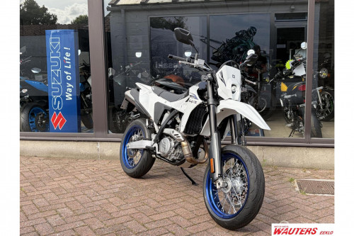 Suzuki DR-Z4SM