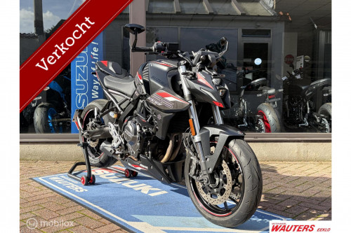 Suzuki GSX-8S full option