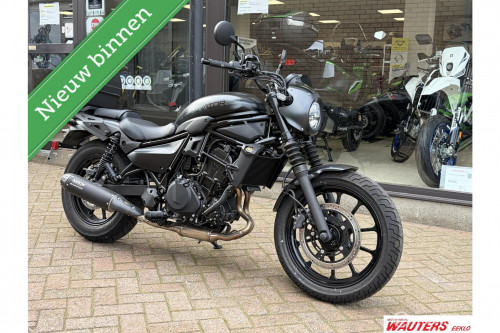 Kawasaki Eliminator 500 SE met Arrow uitlaat en topcase